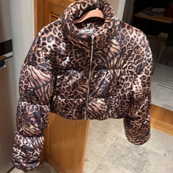 Tigermist Puffy Cropped Leopard Print Winter Jacket - Picture 6 of 6